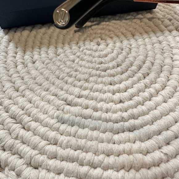 Louis Vuitton Sunglasses - Picture 12 of 13